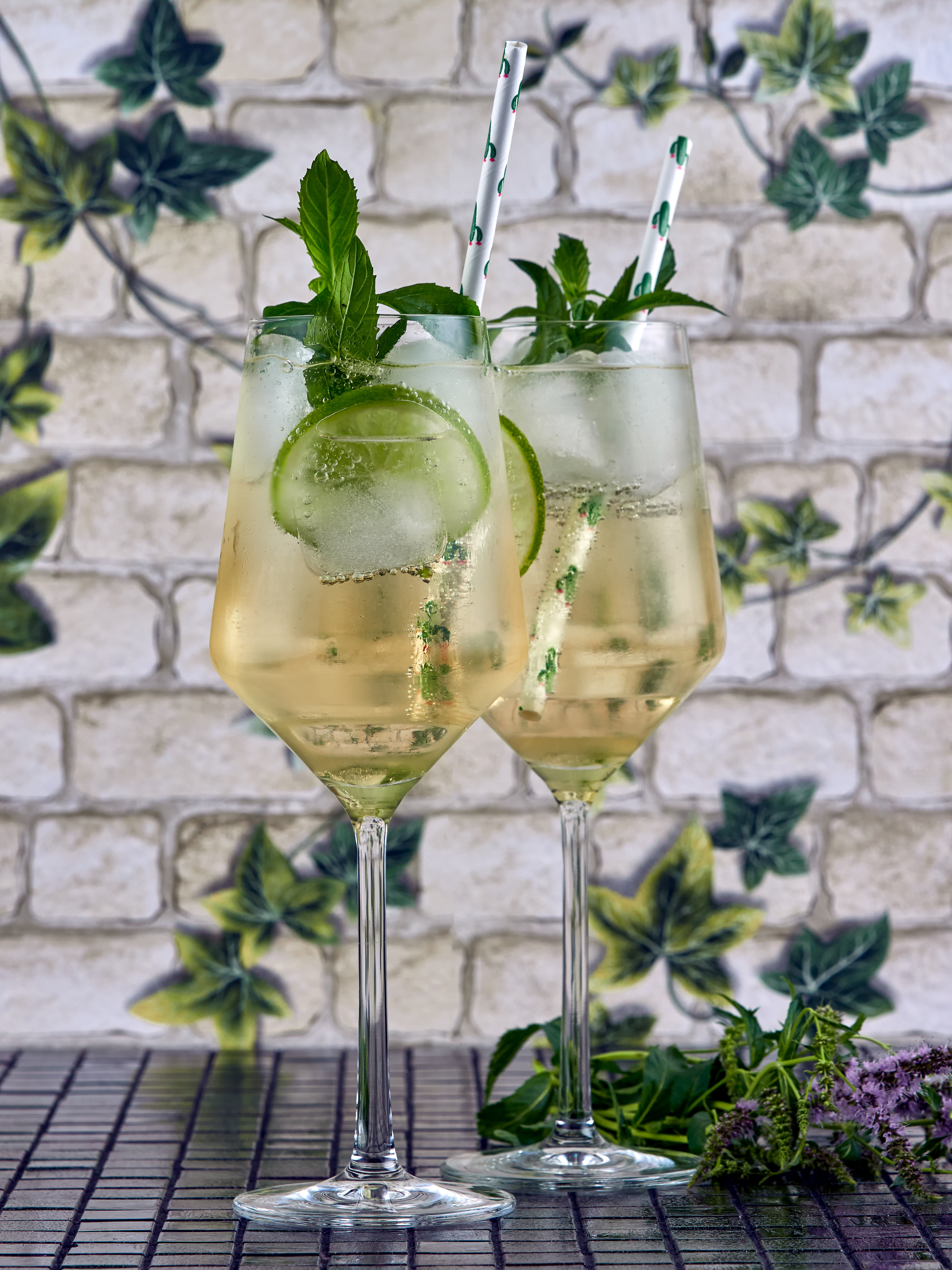 cocktail avec vin blanc le Hugo Spritz